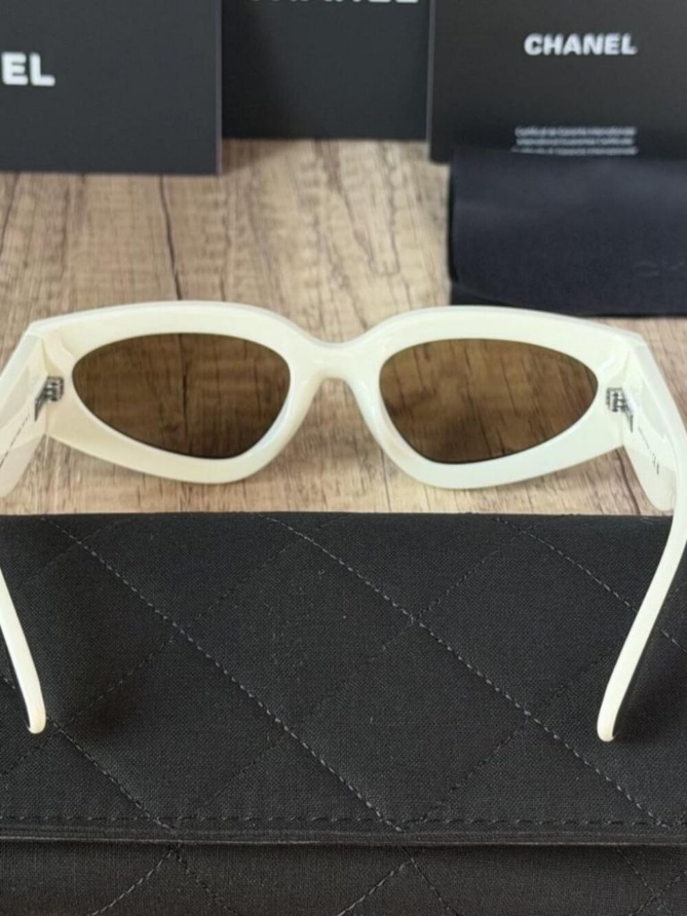 CHANEL Black Cat-Eye Sunglasses - Picture 4 of 7